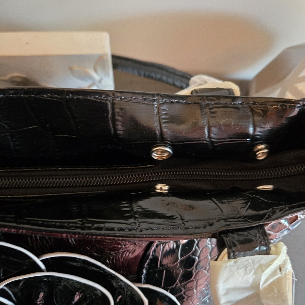 Candie Patent Leather Elegant Shoulder Bag - Picture 6 of 13